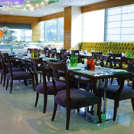 Skycity Hotel Gurgaon Exterior foto