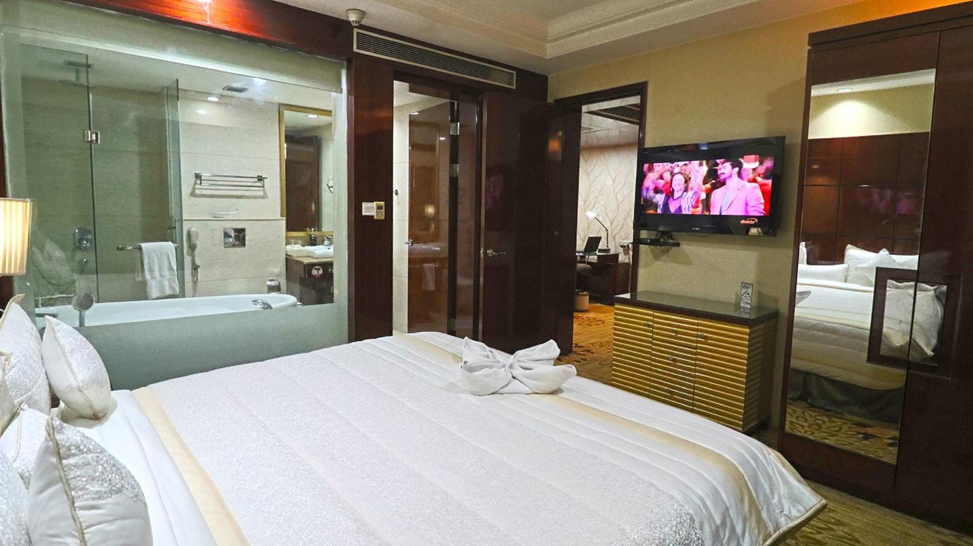 Skycity Hotel Gurgaon Exterior foto