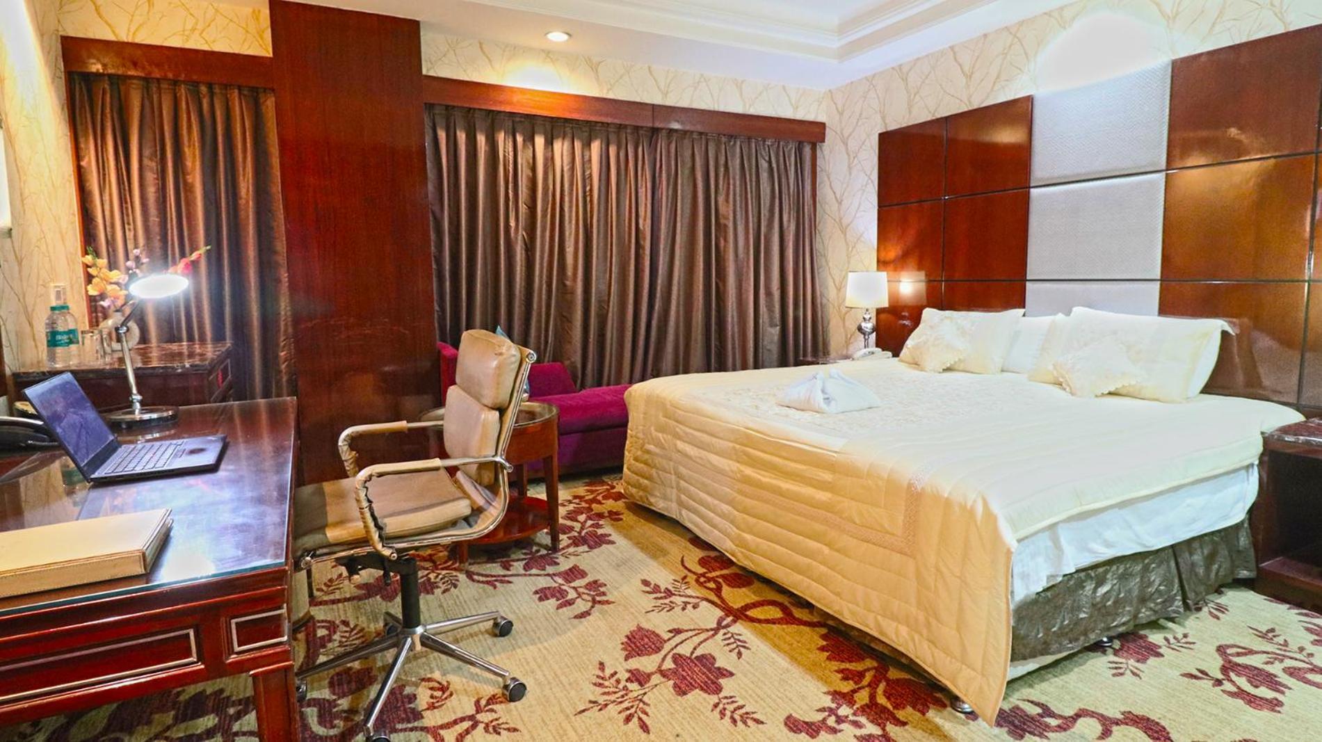 Skycity Hotel Gurgaon Exterior foto