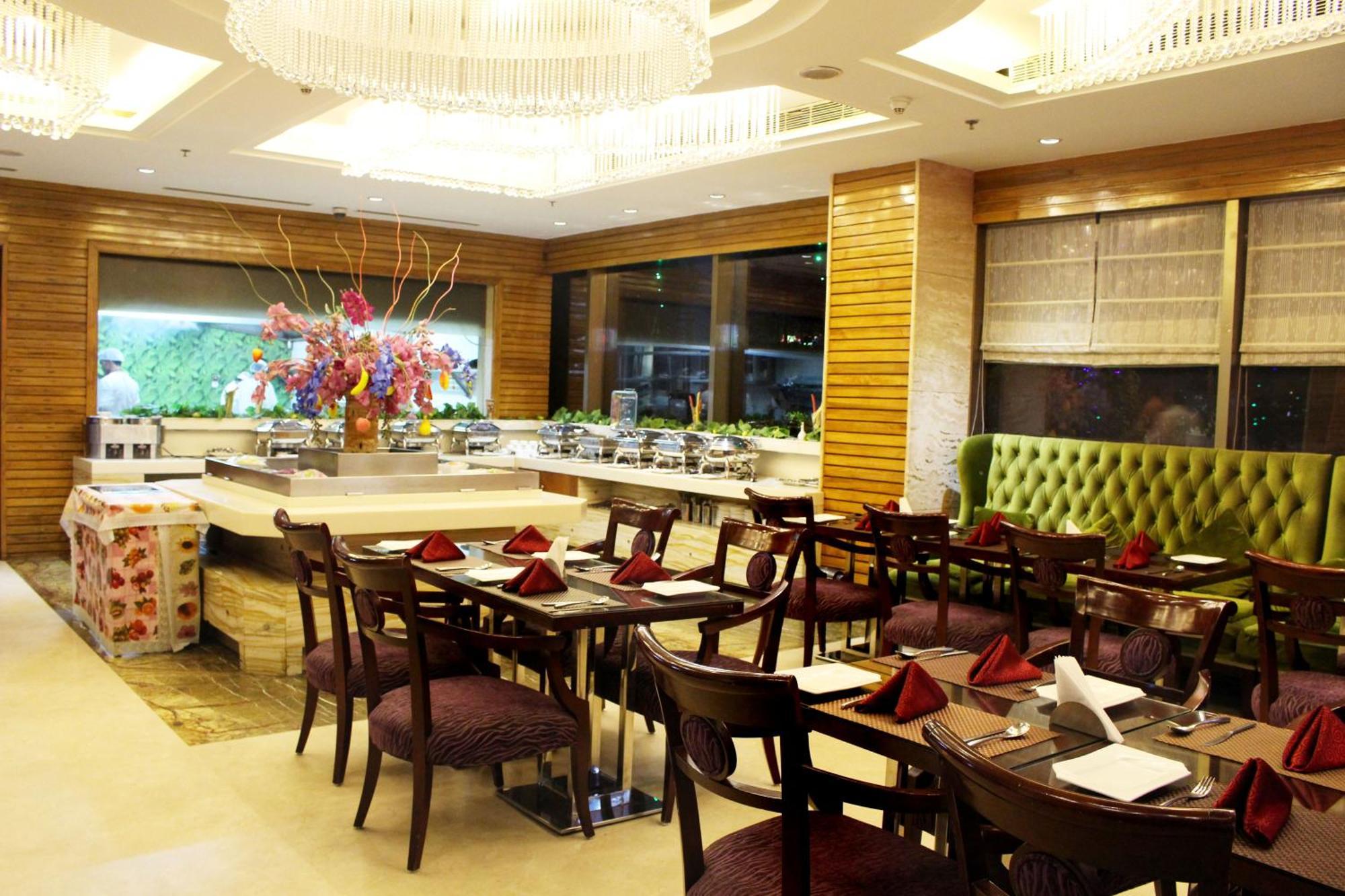 Skycity Hotel Gurgaon Exterior foto