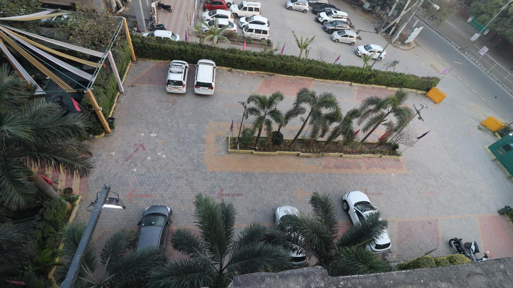 Skycity Hotel Gurgaon Exterior foto